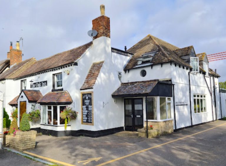 Oak Inn WR8 768x564